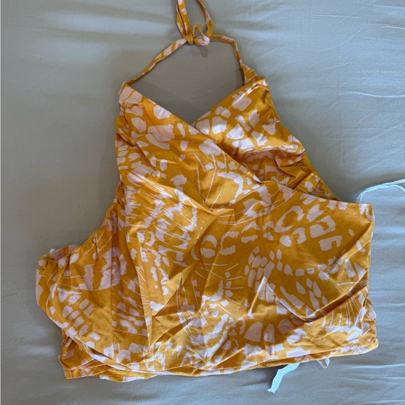 Mon Renn Monarch Halter Crop Top - Picture 3 of 5